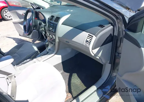 2011 Toyota Corolla Le z USA, uszkodzony, nr VIN JTDBU4EE3B9147713